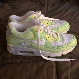 Green Nike Arimax Size 7.5 Womens